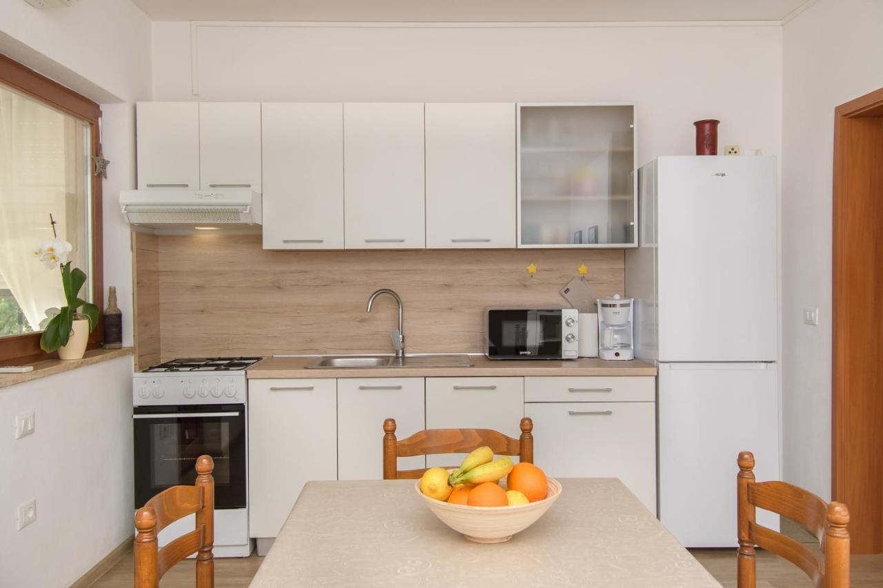 Apartman Alba Karigador Exteriör bild
